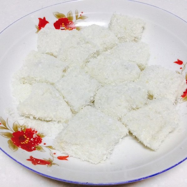 轻叹时间多变的椰蓉牛奶小方 简单好做的甜品