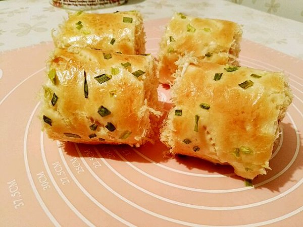 凝凝的#东菱魔法云面包机#香葱肉松面包卷做