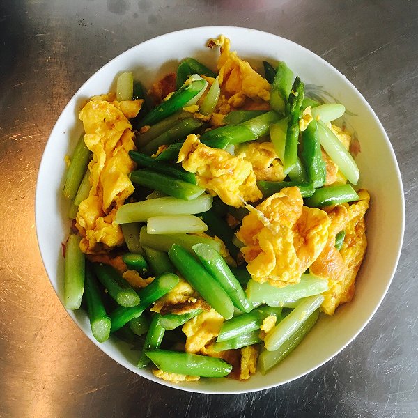 咯咯丹的芦笋炒鸡蛋做法的学习成果照
