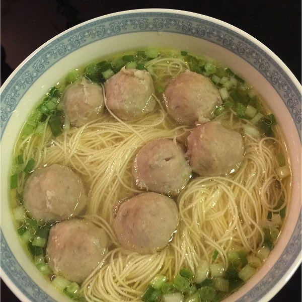 沱5的夜宵吃这个不长胖-肉圆细面做法的学习成