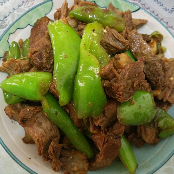 爱烘焙的小猪的尖椒炒拆骨肉做法的学习成果照