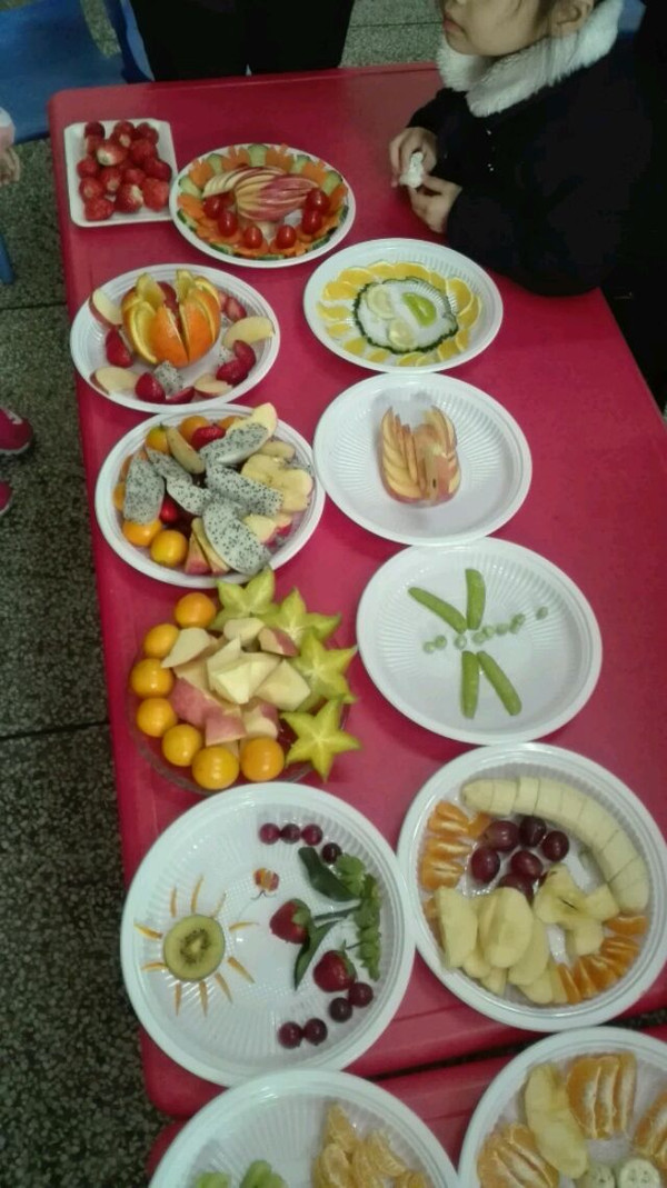 混脸熟的幼儿园的亲子水果拼盘做法的学习成果