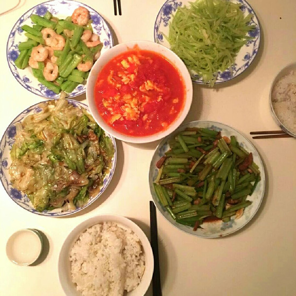 黄瓜123的笑语炒老八,生菜肥肠,虾仁炒肉,凉拌郑蚝油芹菜粉图片