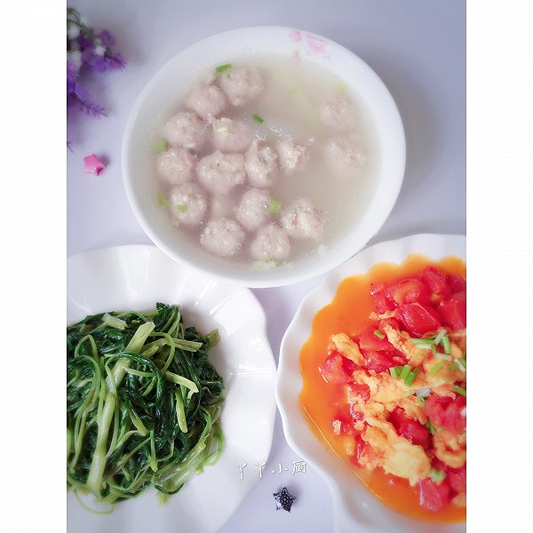 moment丫丫的冬瓜肉圆汤+番茄炒蛋+蒜蓉竹叶