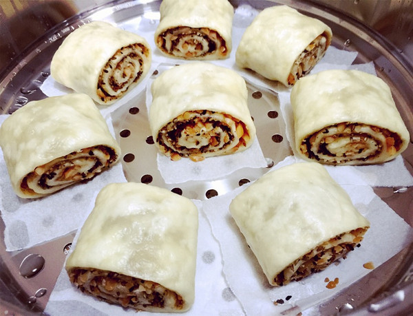 扑通一个大芒果的花生椒盐花卷(内加花式馒头