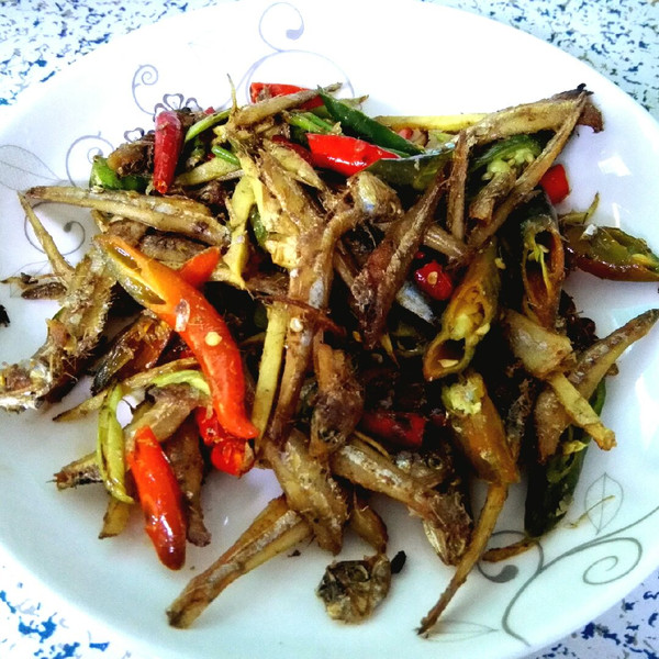 辣炒小鱼干