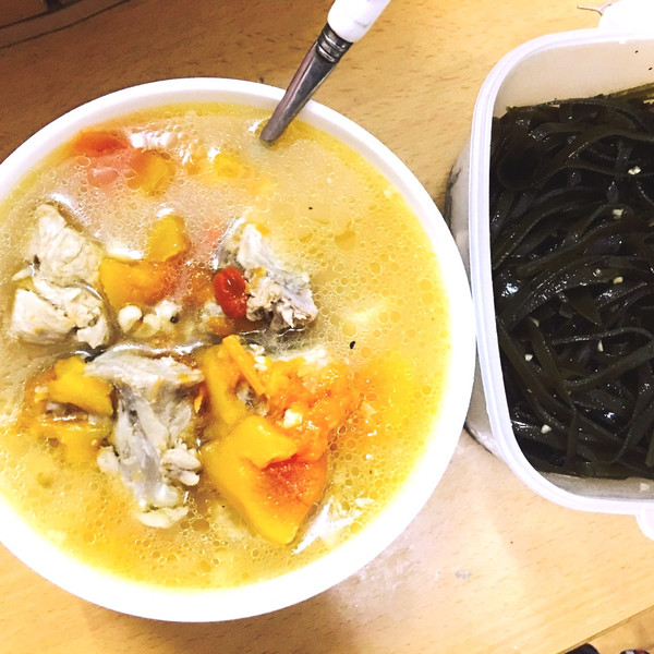 weiwei8721的木瓜薏仁排骨汤和海带丝做法的