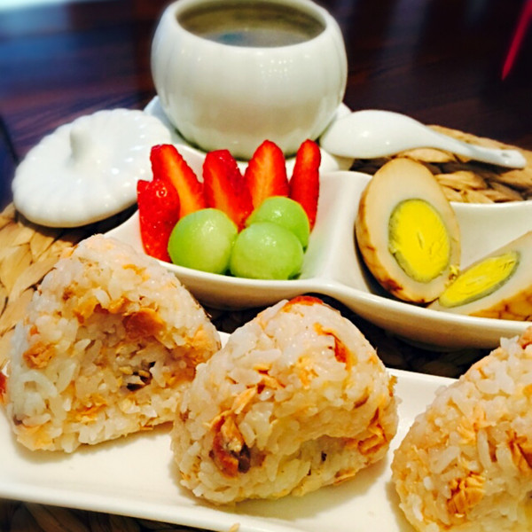 三文鱼饭团