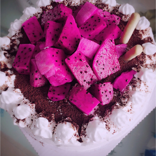 涂涂1221的粉紫色的恋人--红心火龙果奶油蛋糕