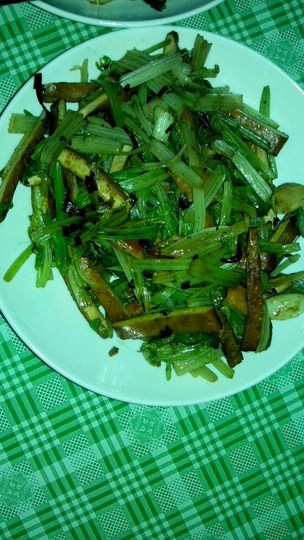 今天炒菜都炒糊了.
