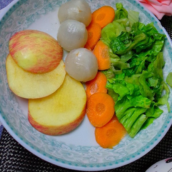 邹洁VIP的生菜+萝卜+荔枝+苹果做法的学习成