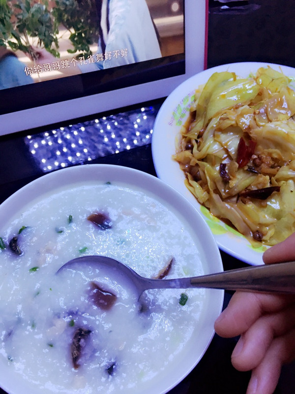 暖胃早餐,皮蛋瘦肉粥