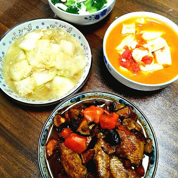 小狮王妈妈的红烧鸡翅,西红柿烧豆腐,冬瓜炒虾
