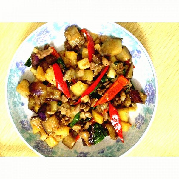 麦兜宝麻麻的茄子炒土豆做法的学习成果照_豆