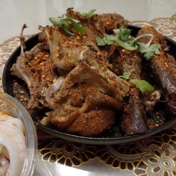 椒盐鸭架的做法_