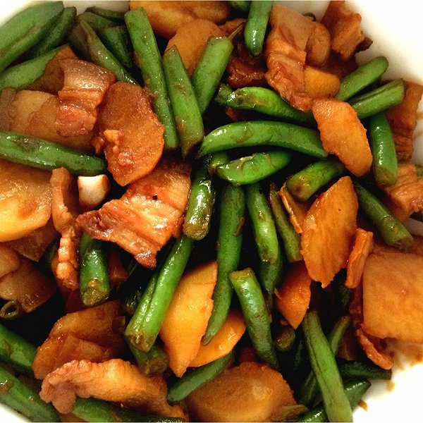 非吃货爱下厨的煮妇的五花肉炖土豆豆角做法的