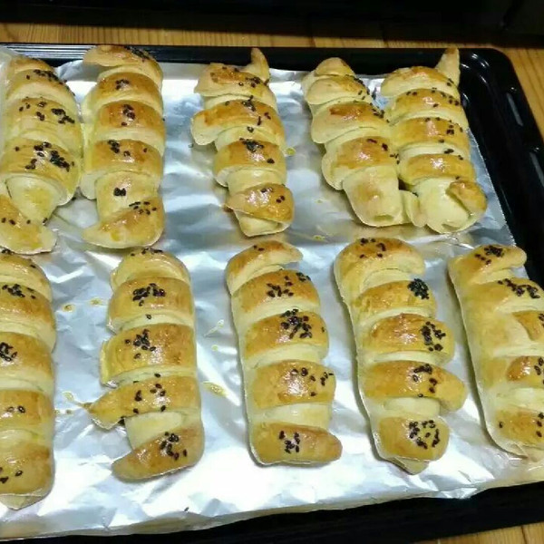 煜力的q版毛毛虫肉松面包做法的学习成果照_豆果美食