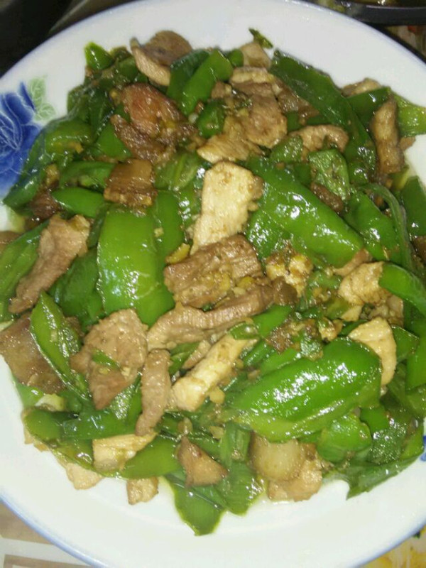 辣椒炒肉的做法