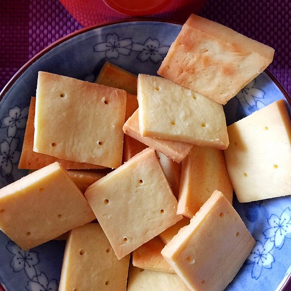 朋朋30的奶油奶酪小方(来自台湾甜品书)做法的